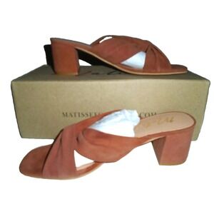 MATISSE Double Strap Twist Block Heel Woman's Suede Sandals Sz 7 Box shoes